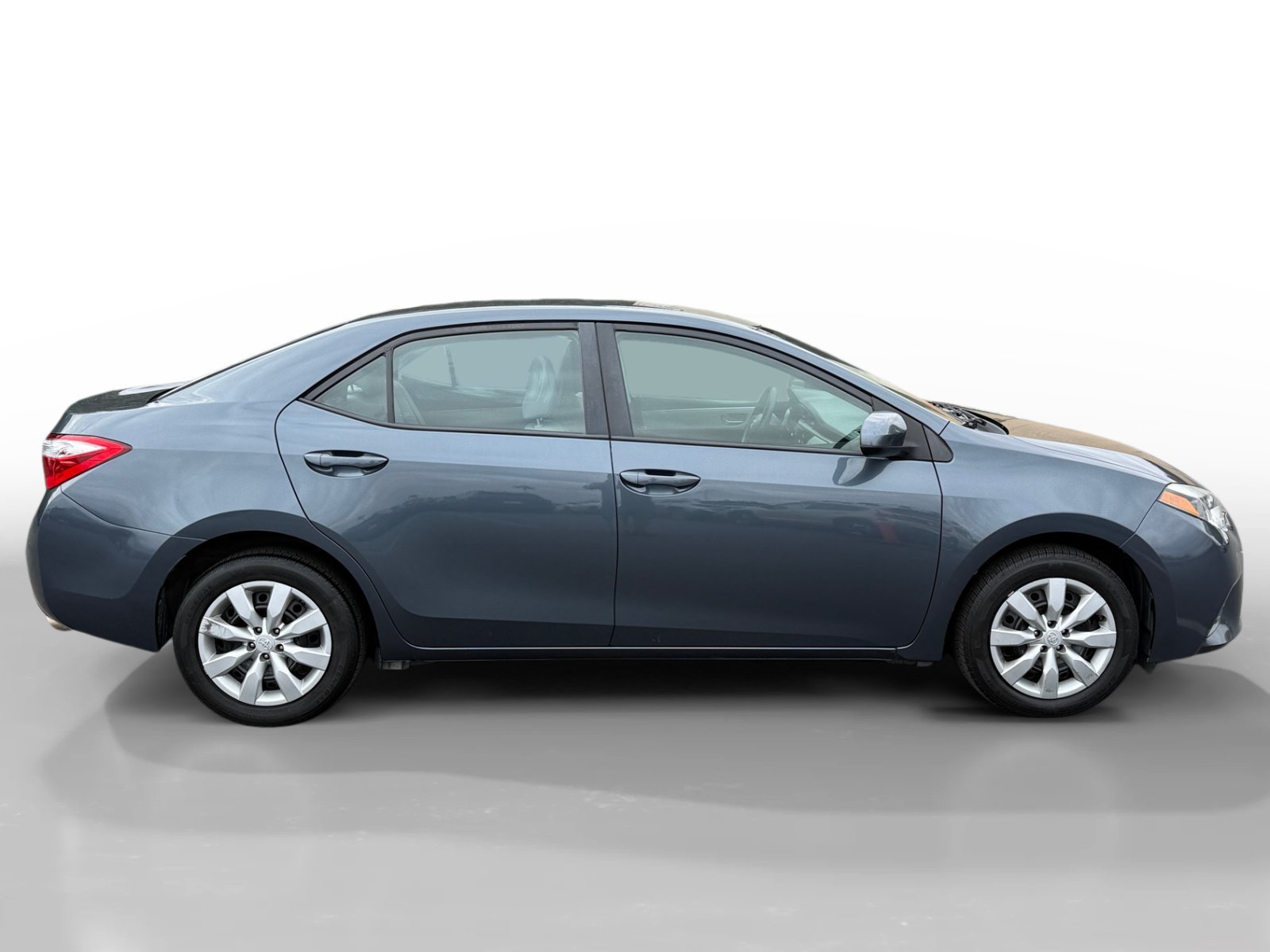 Used 2015 Slate Metallic Toyota LE image 6