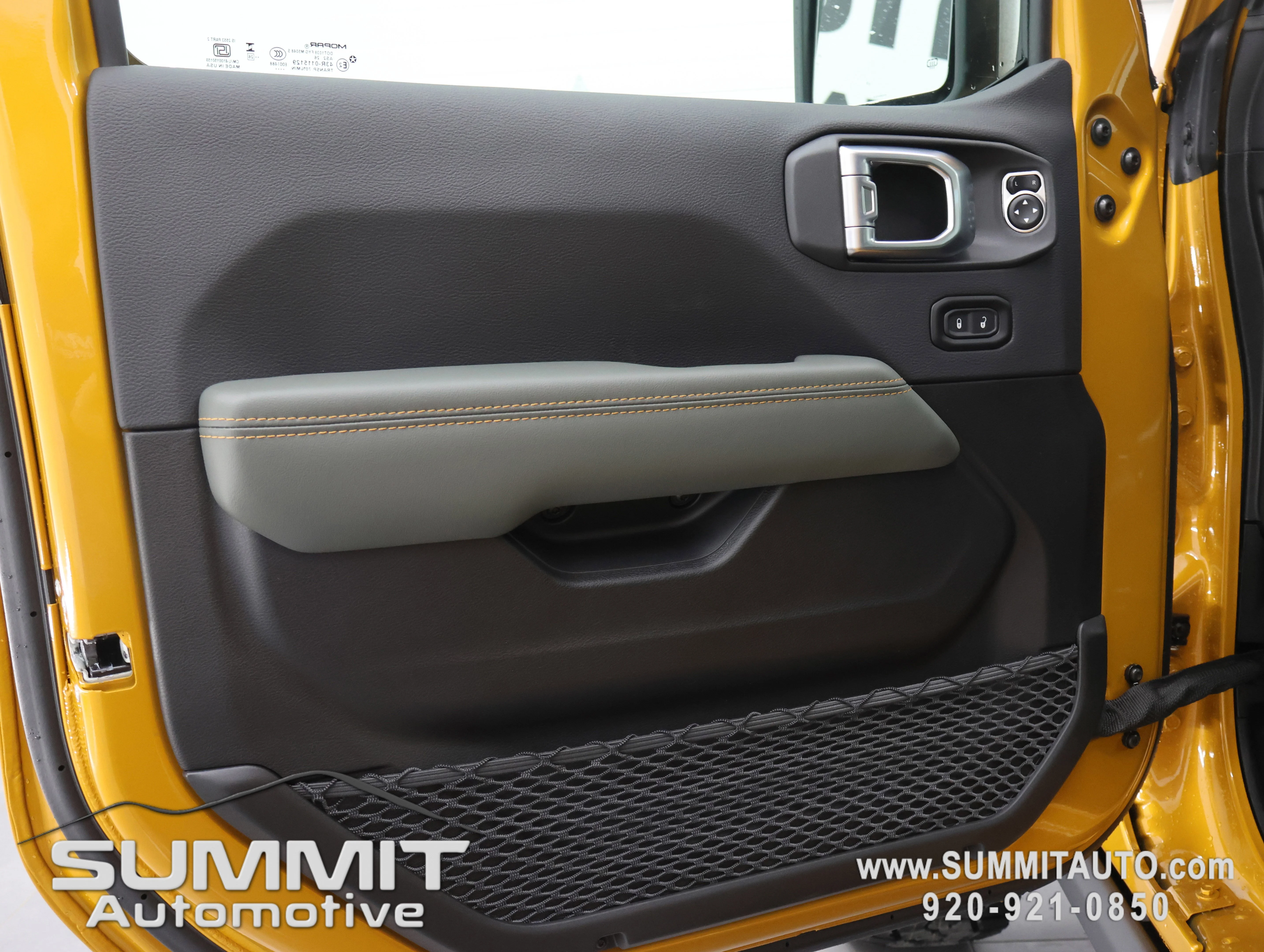 New 2026 Goldilocks Exterior Paint Jeep Mojave image 41