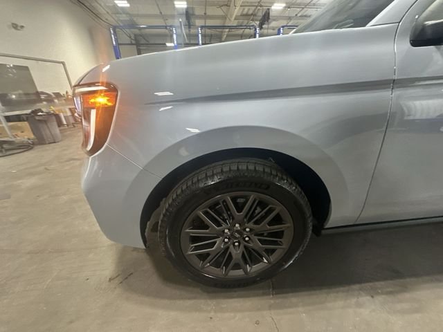 New 2027 Gray Ford Platinum image 23