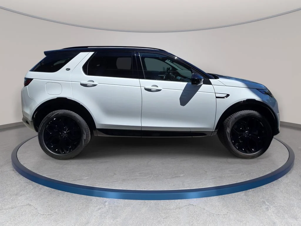 New 2026 Fuji White LAND ROVER Landmark image 4