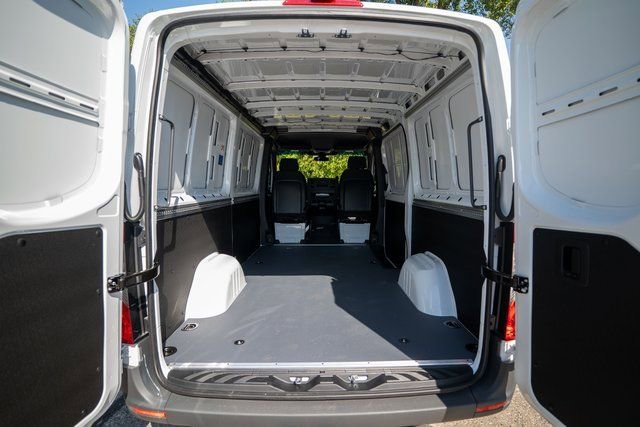 New 2026 Arctic White Mercedes-Benz Cargo 144 WB image 59