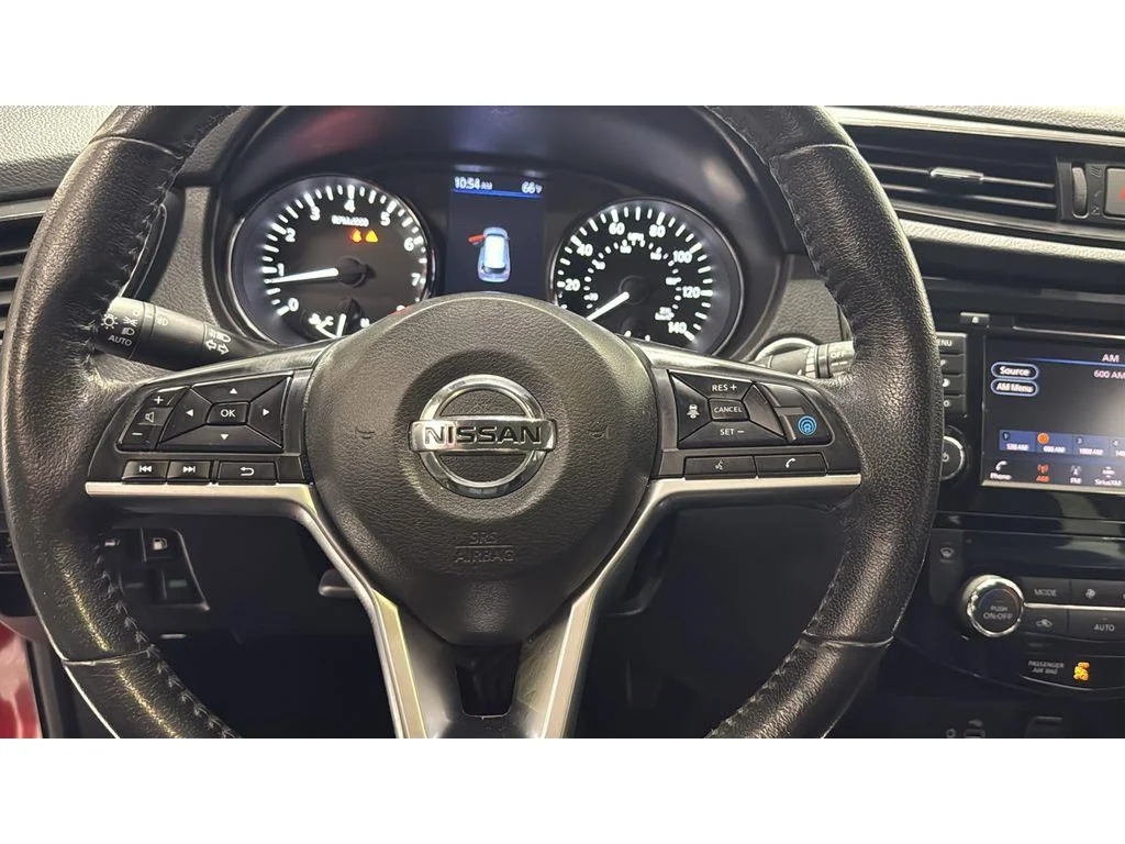 Used 2019 Scarlet Ember Tintcoat Nissan SL FWD 2.5L image 17