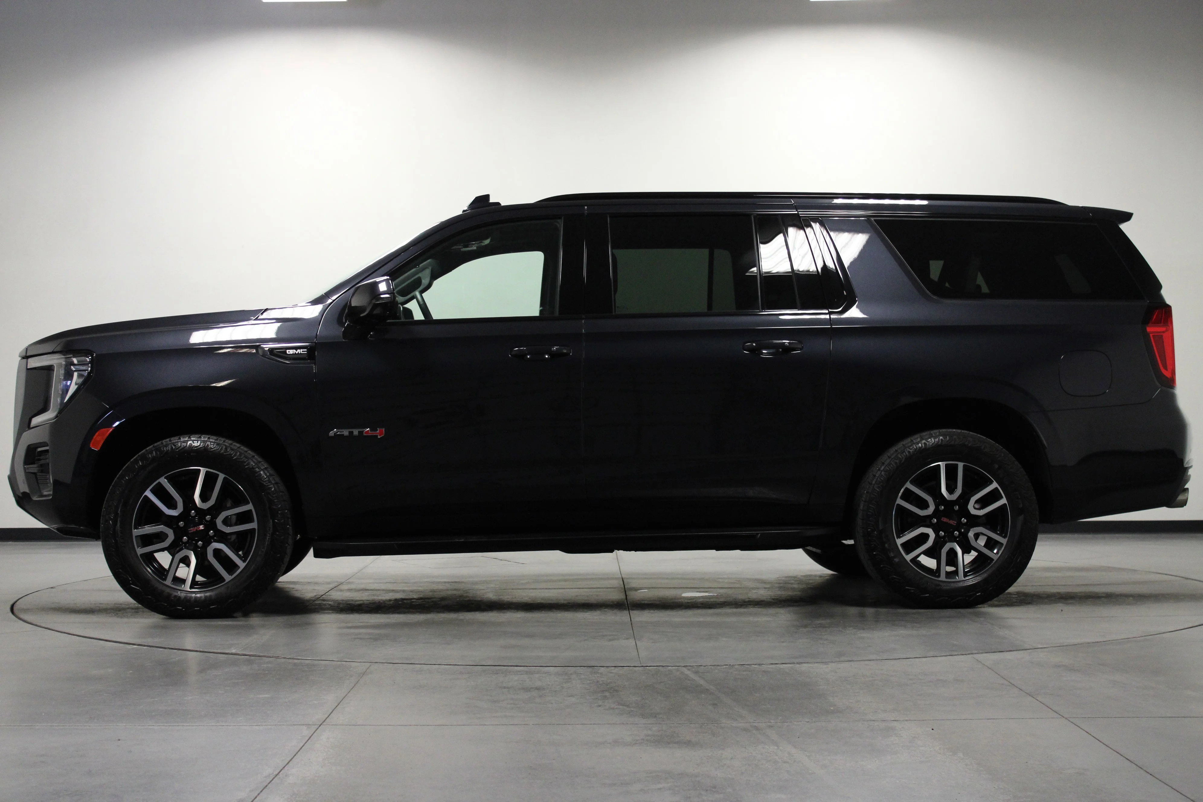 Used 2024 Titanium Rush Metallic GMC AT4 image 7