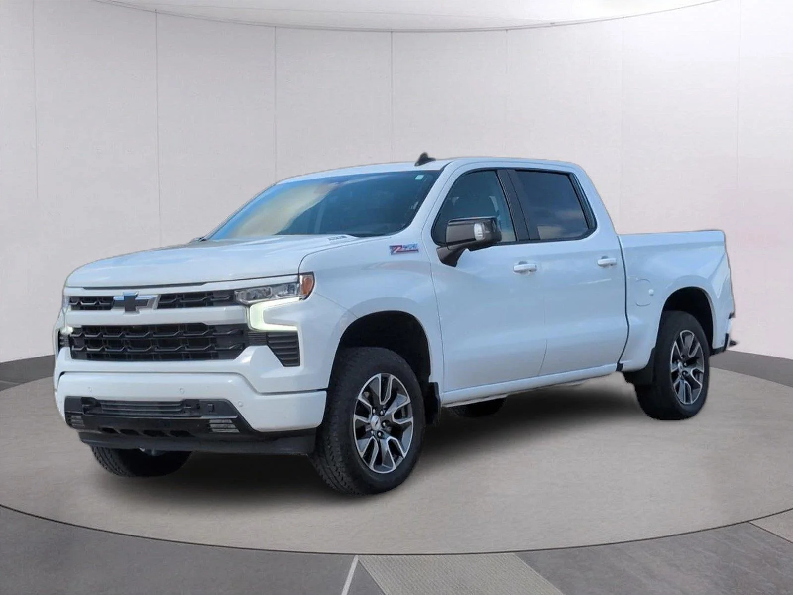Used 2025 Summit White Chevrolet RST image 1