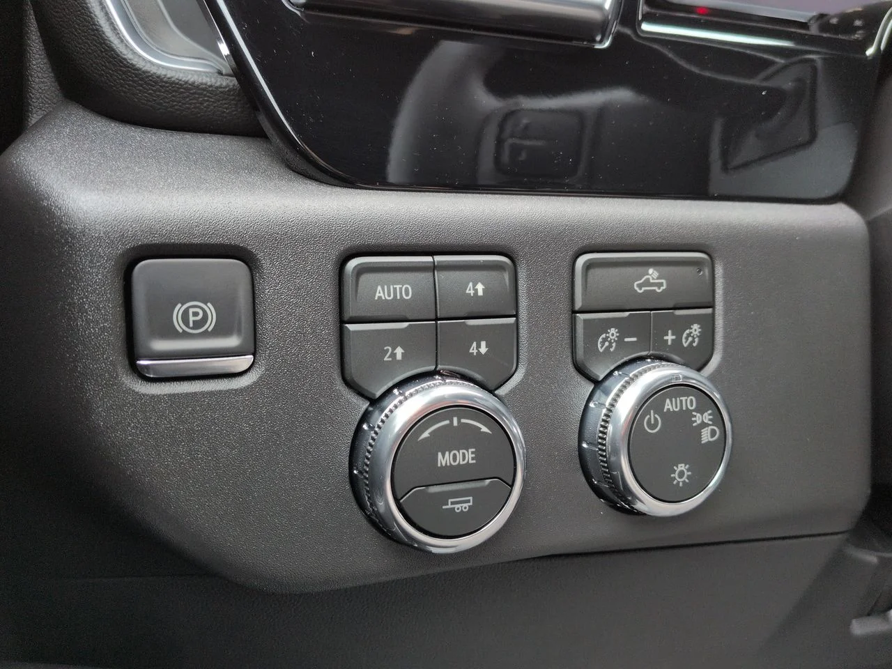 New 2026 Sterling Metallic GMC SLE image 18