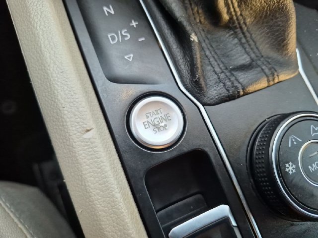 Used 2019  Volkswagen 3.6L V6 SE image 16