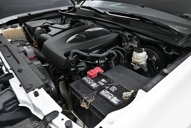Used 2020 White Toyota SR image 33