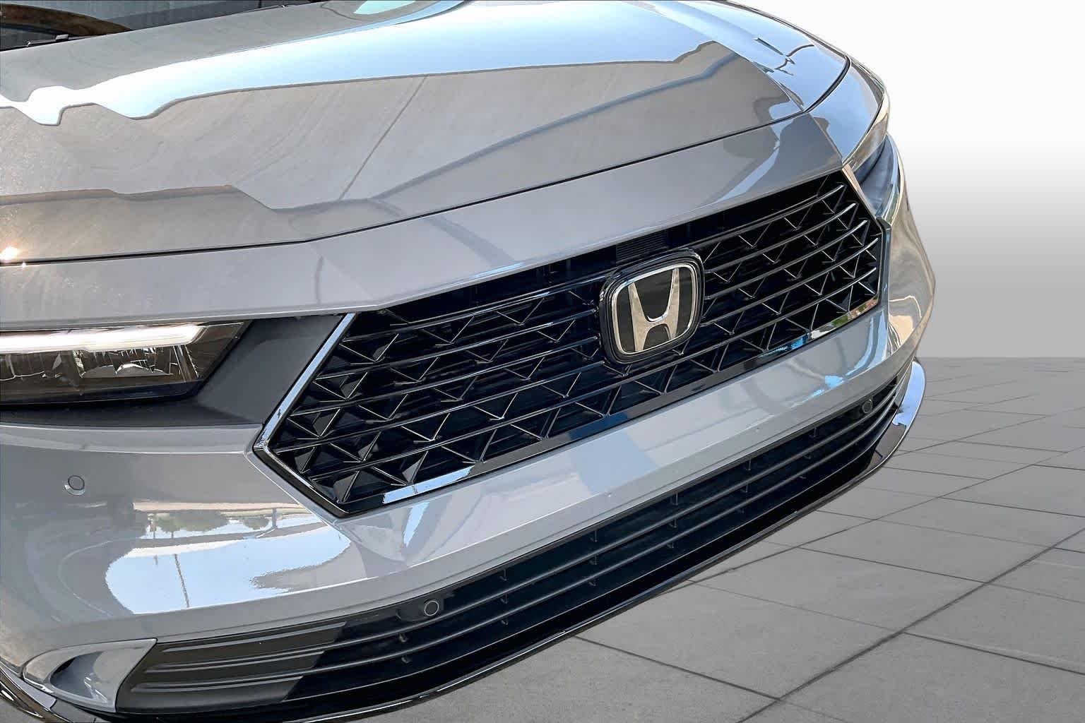 Certified Used 2025 Urban Gray Pearl Honda HYBRID EX-L image 30
