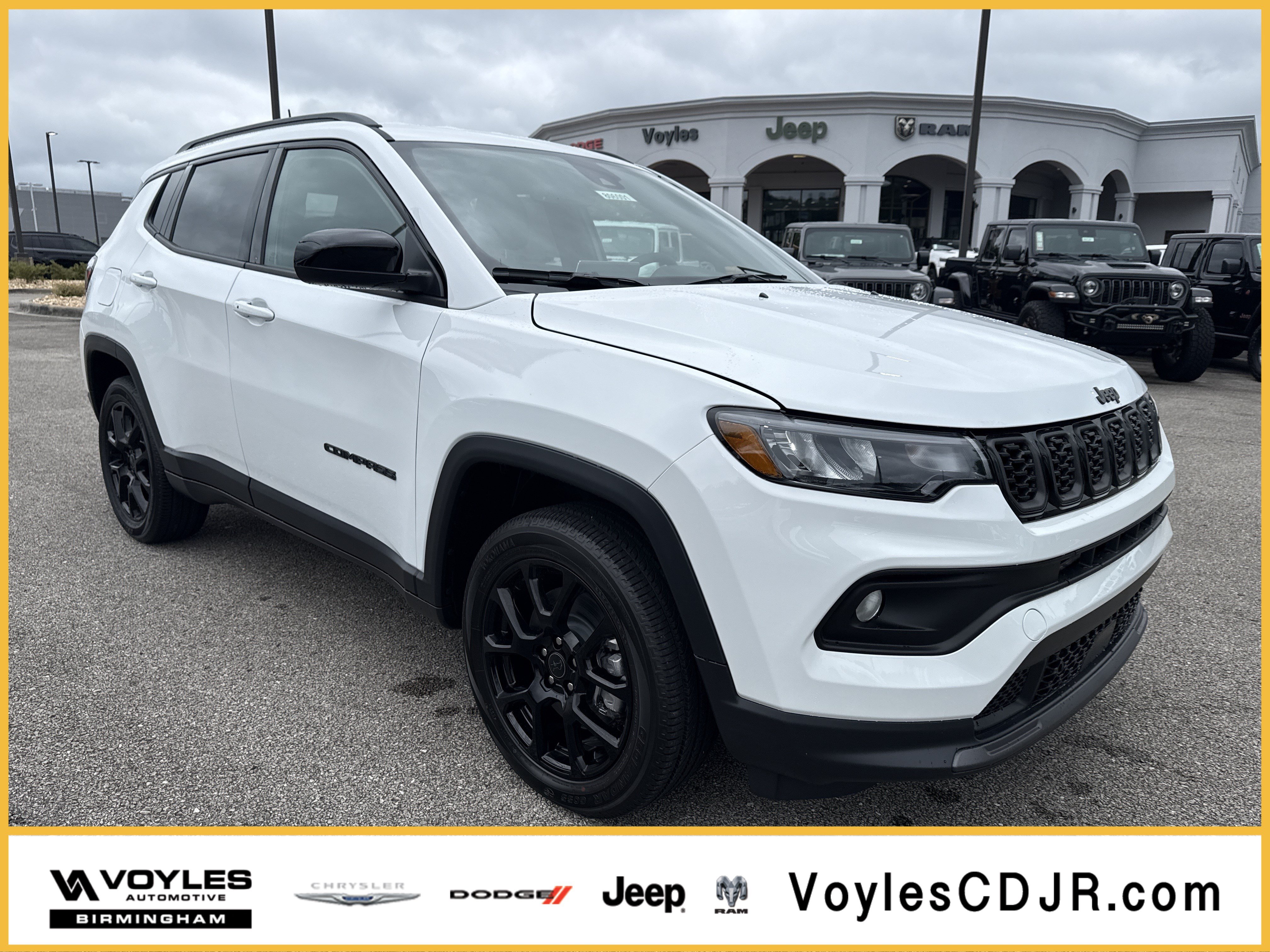 New 2026 Bright White Clear-Coat Exterior Paint Jeep Latitude image 1