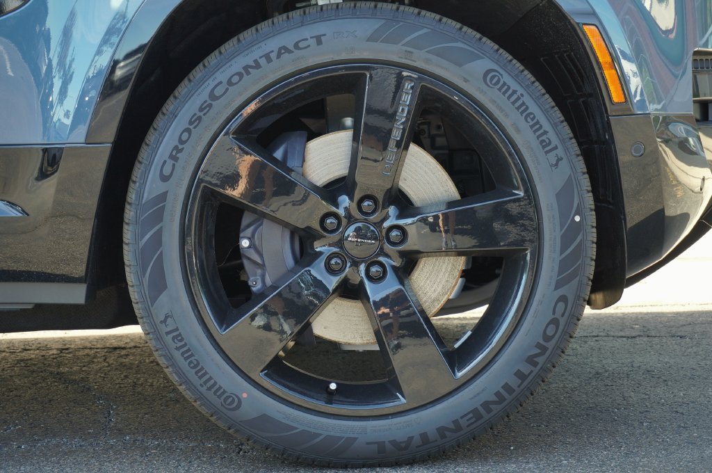 New 2026 Tasman Blue Land Rover X-Dynamic SE image 8