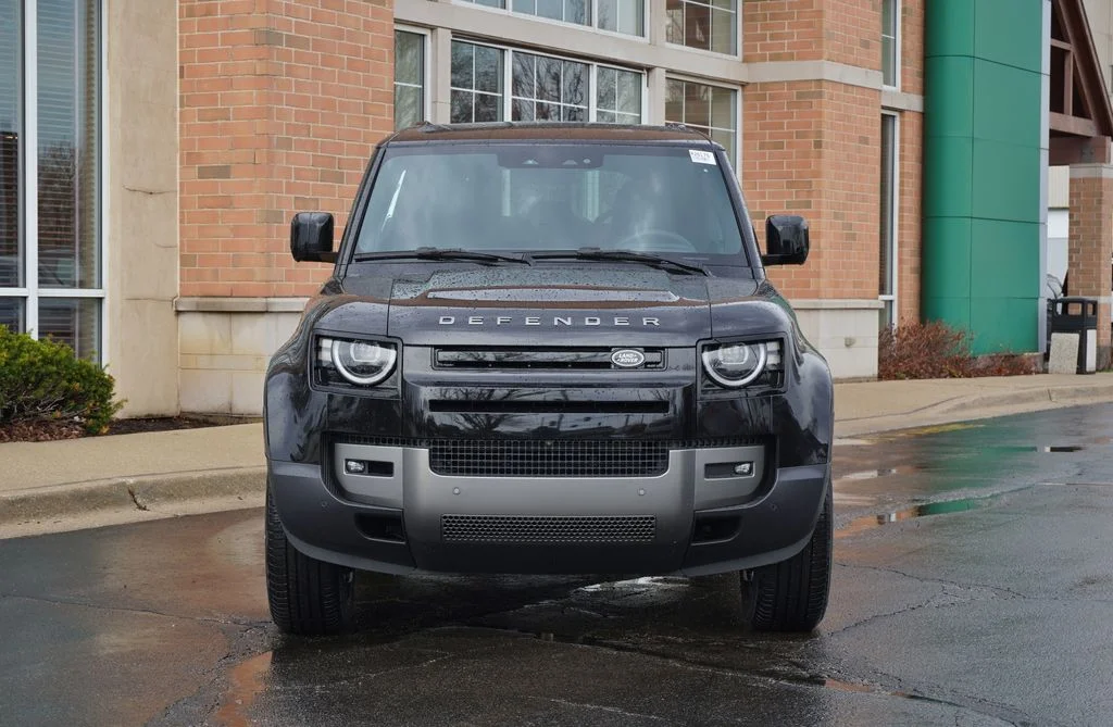 New 2026 Santorini Black Land Rover S image 4