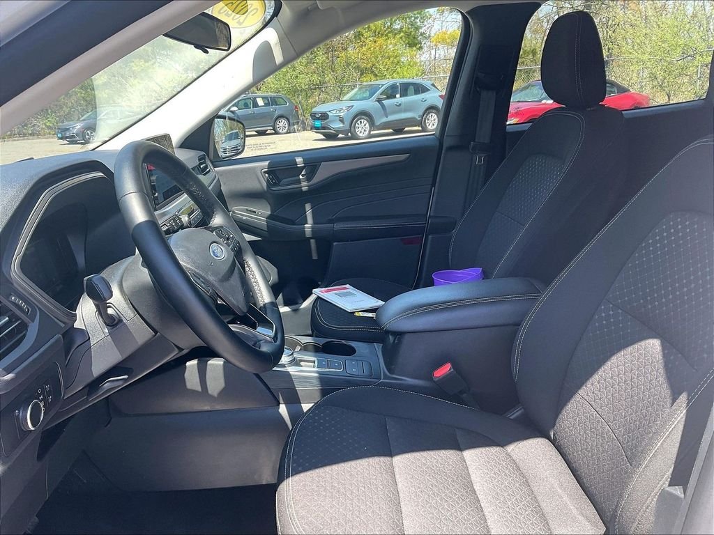 Used 2025 White Ford Active image 10