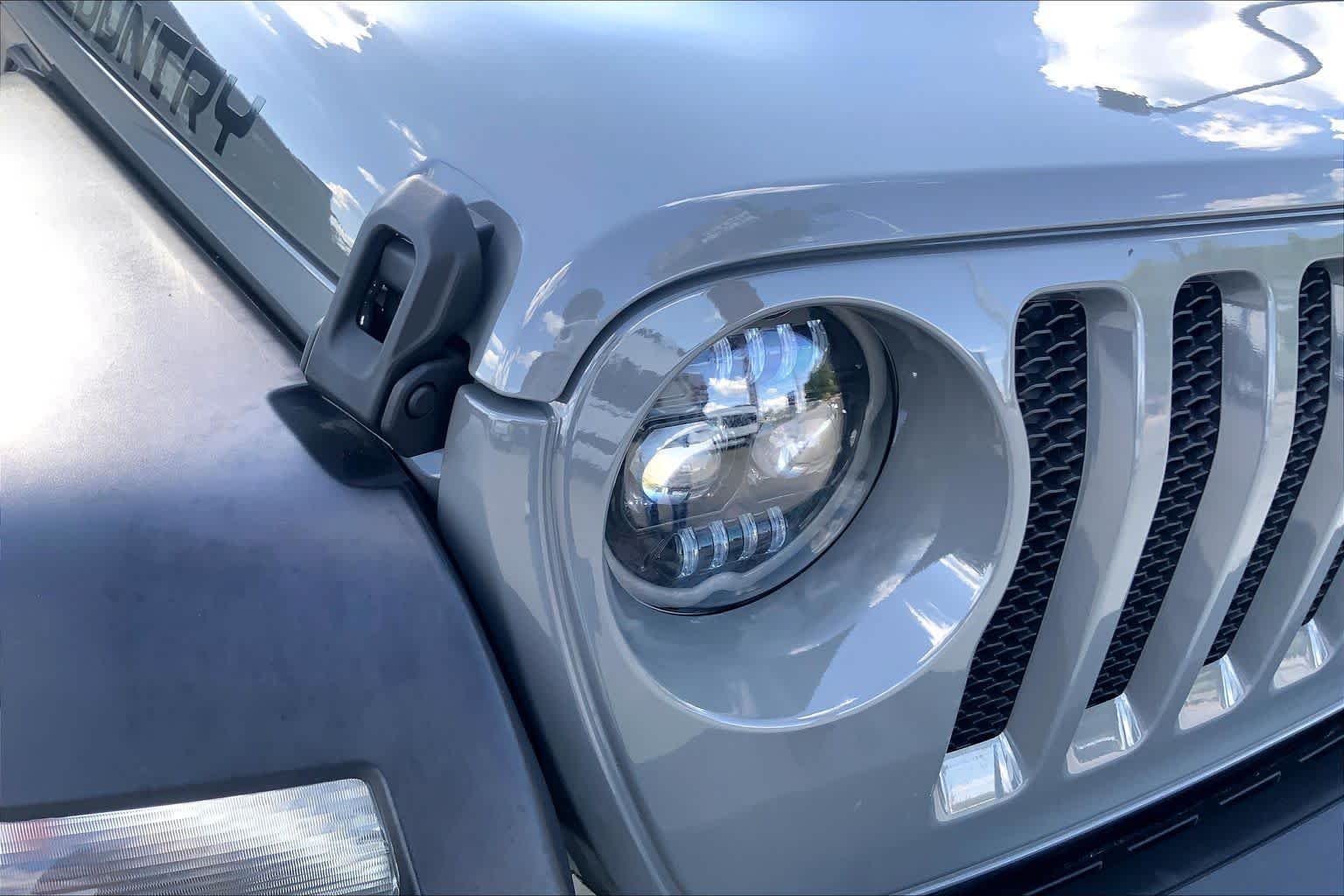 Used 2018 Sting-Gray Clearcoat Jeep Sport S image 25