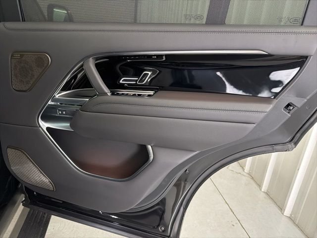 New 2026 Santorini Black Land Rover Autobiography image 20