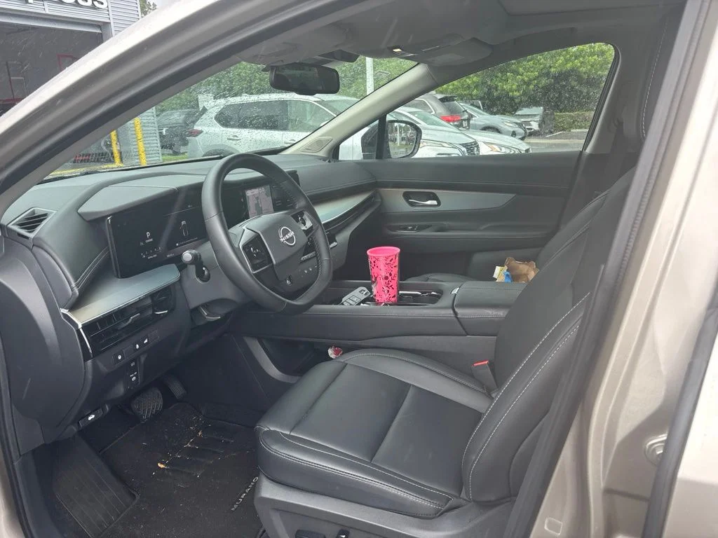 Certified Used 2025 Gold Nissan SL image 5