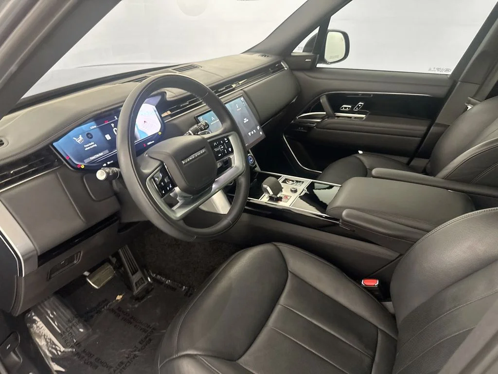 Certified Used 2023 Eiger Grey Metallic Land Rover SE image 9