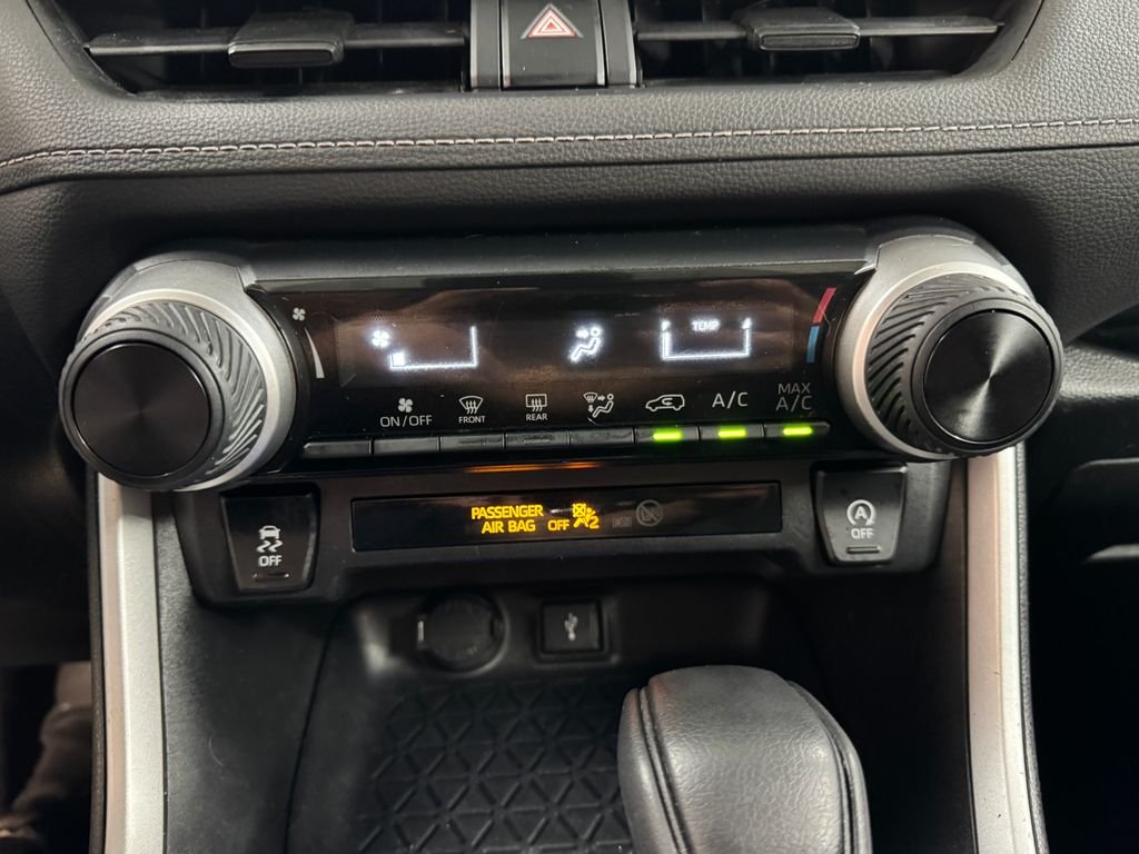 Used 2020 White Toyota LE image 21