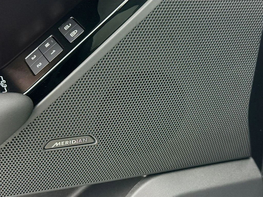 New 2026  Land Rover Dynamic SE image 19