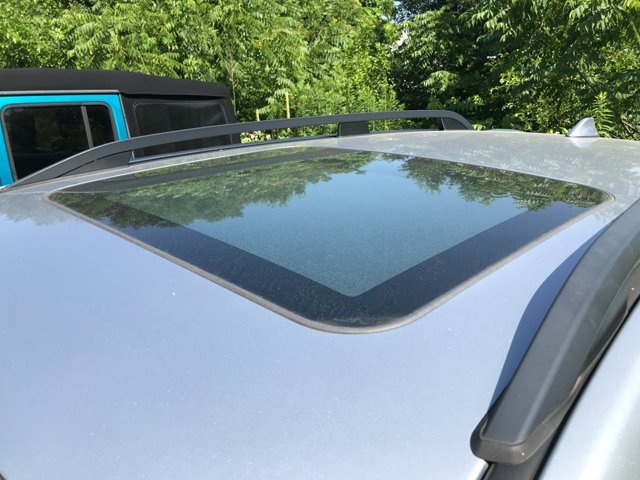 Used 2020 Ice Silver Metallic Subaru Premium image 3