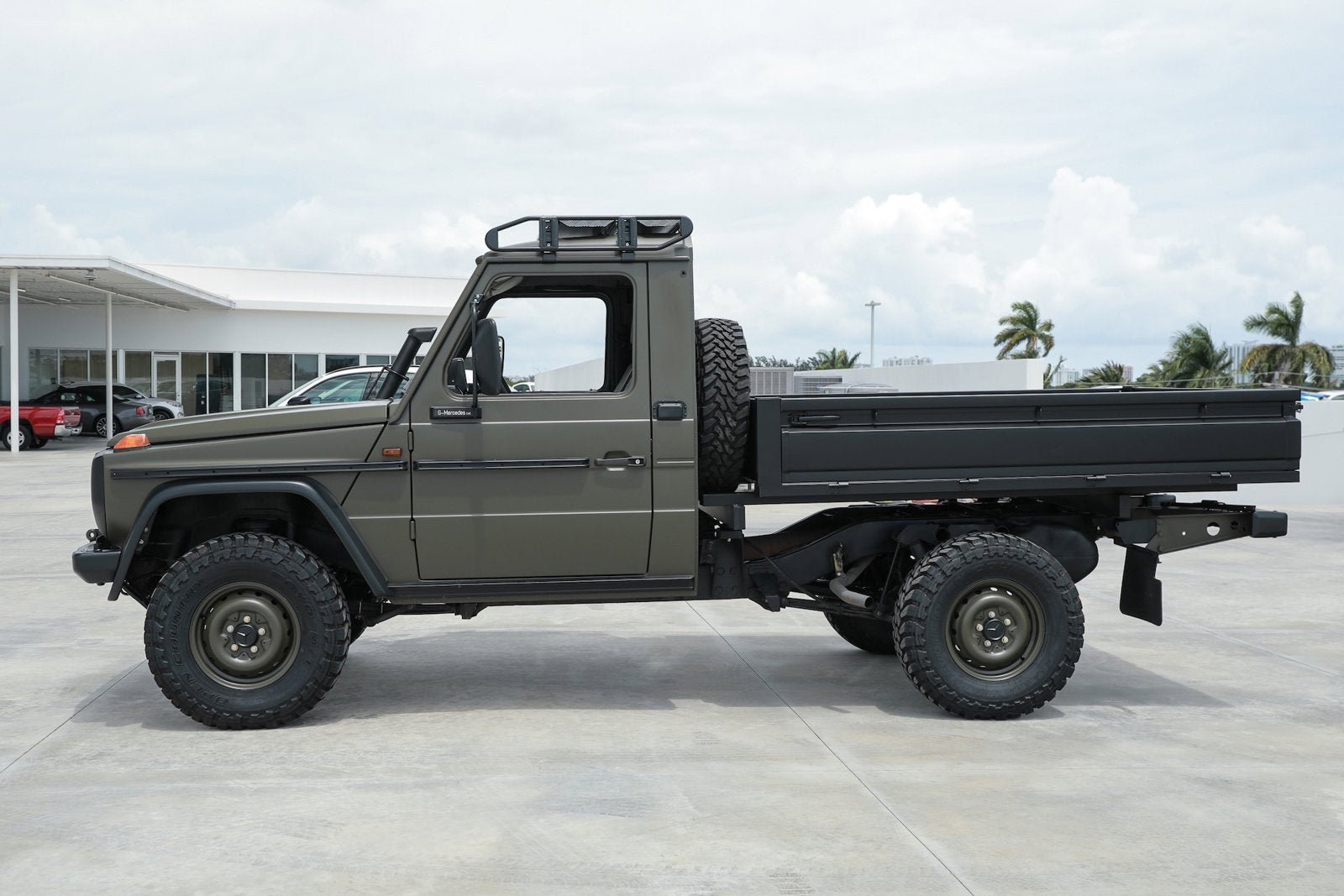Used 1994 Green Mercedes-Benz  image 2