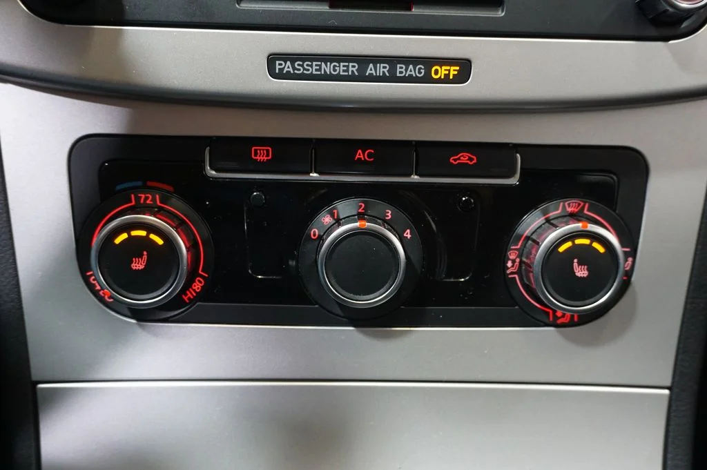Used 2010 Silver Volkswagen Komfort image 15