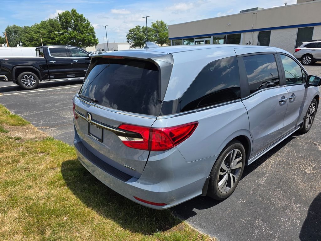 Used 2024 Crystal Black Pearl Honda Touring image 4