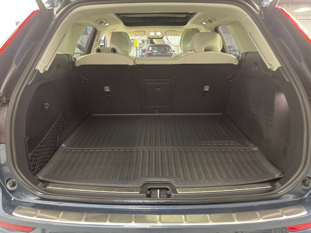 Used 2025 Blue Volvo Plus image 28