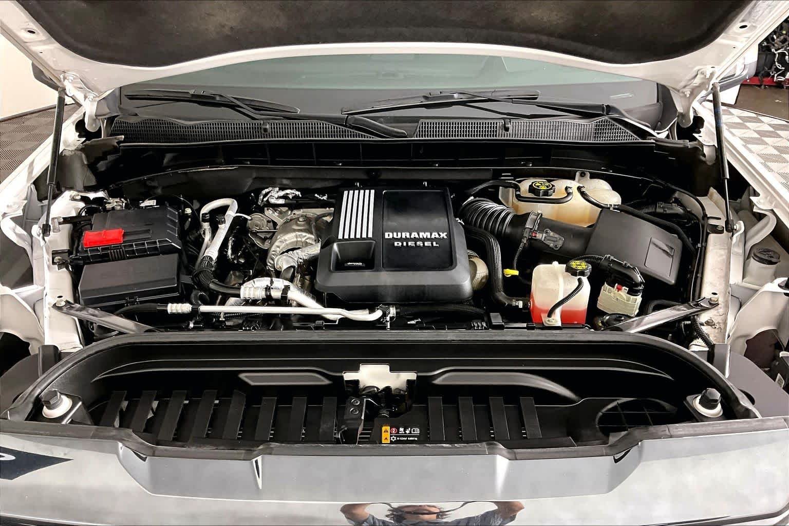 Used 2022 White Frost Tricoat GMC Denali Ultimate image 29