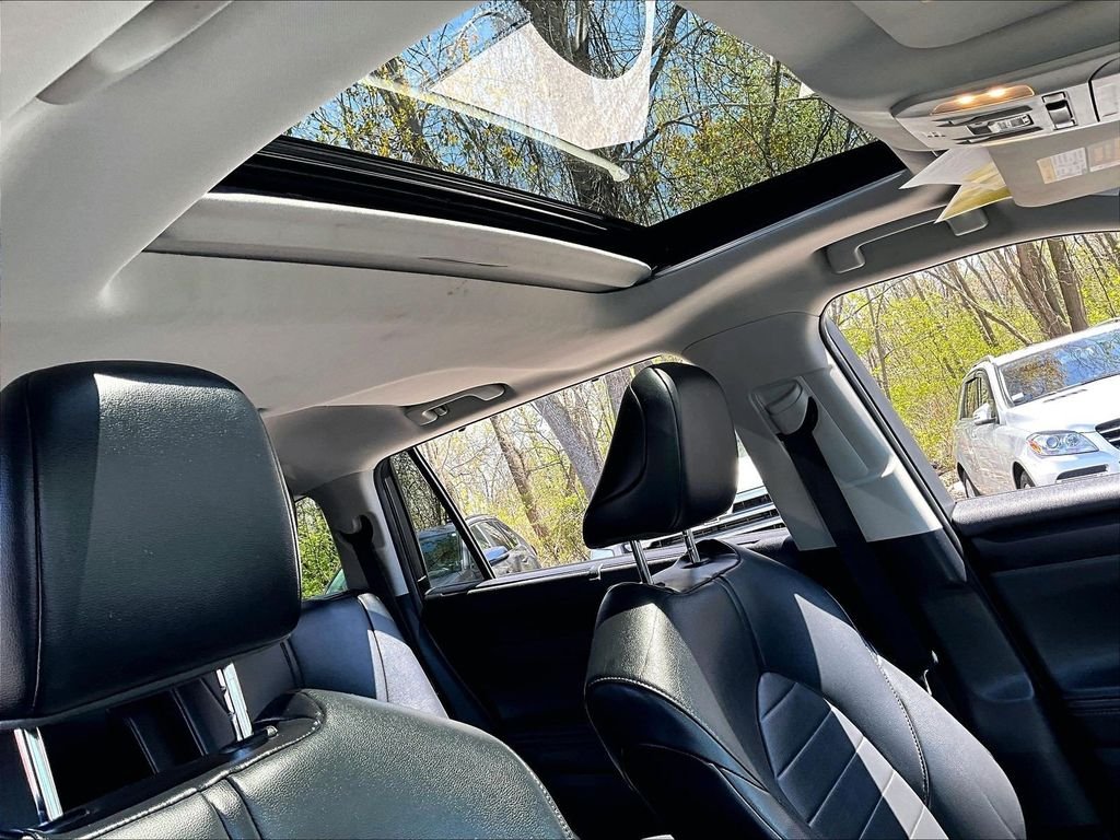 Used 2021 Gray Toyota XLE image 23