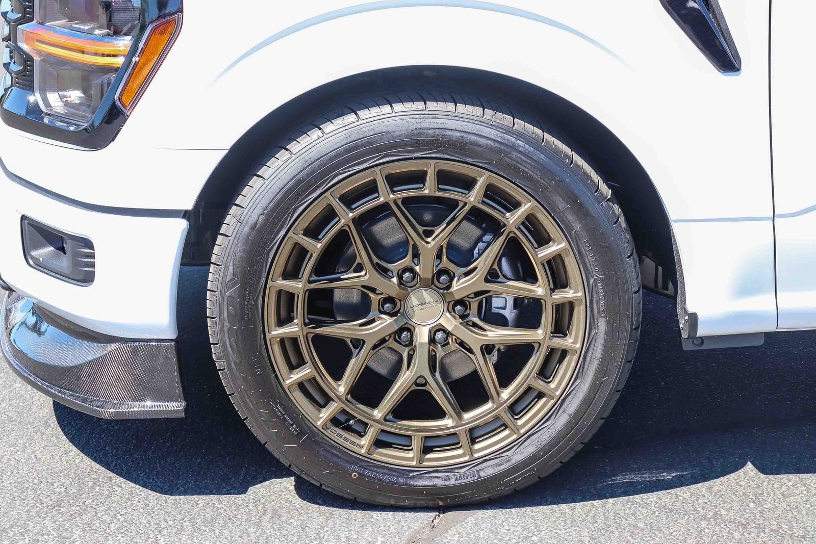 New 2026 Oxford White Ford XL image 9