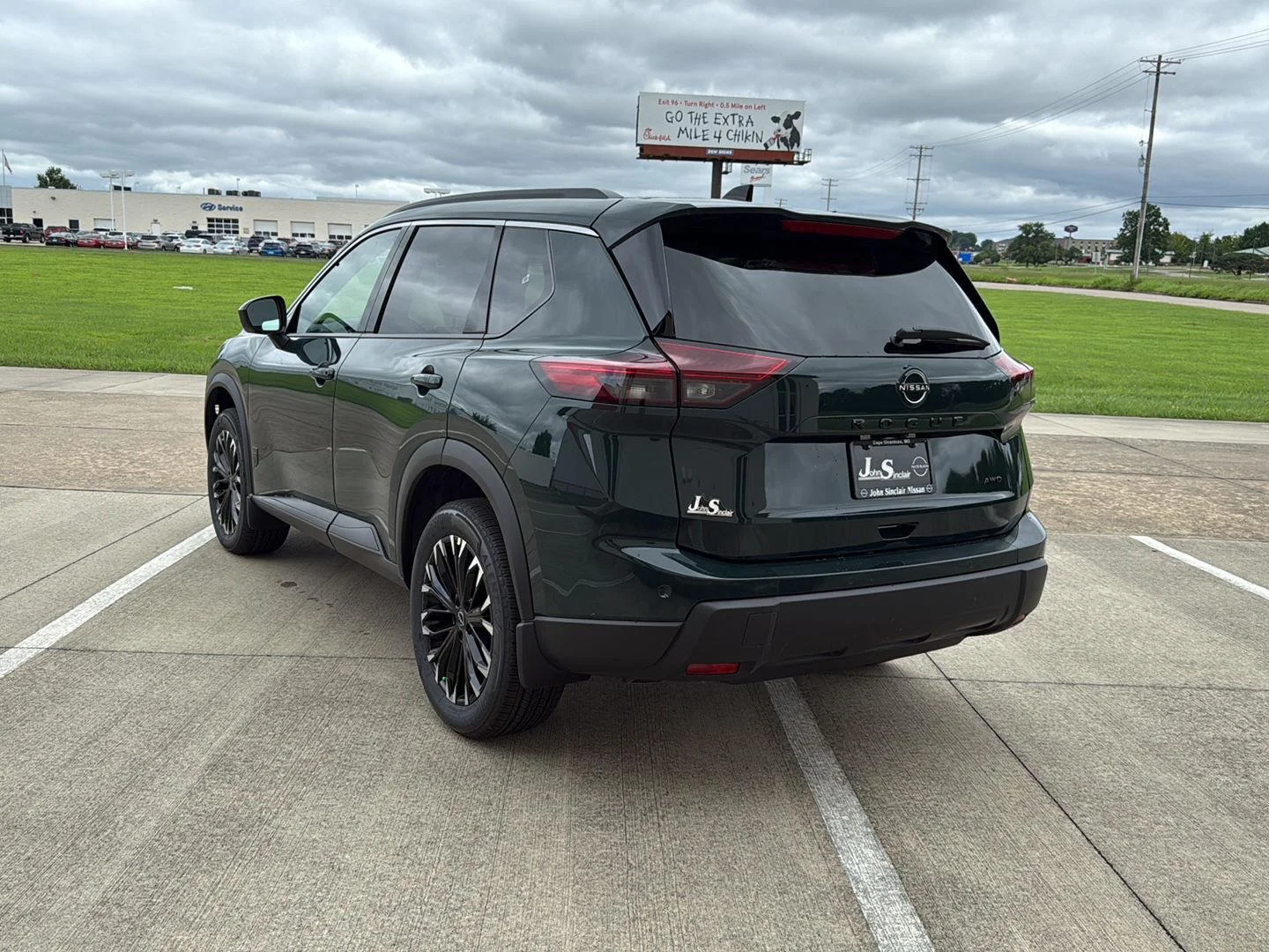 New 2026 OBSIDIAN GREEN Nissan Dark Armor image 5