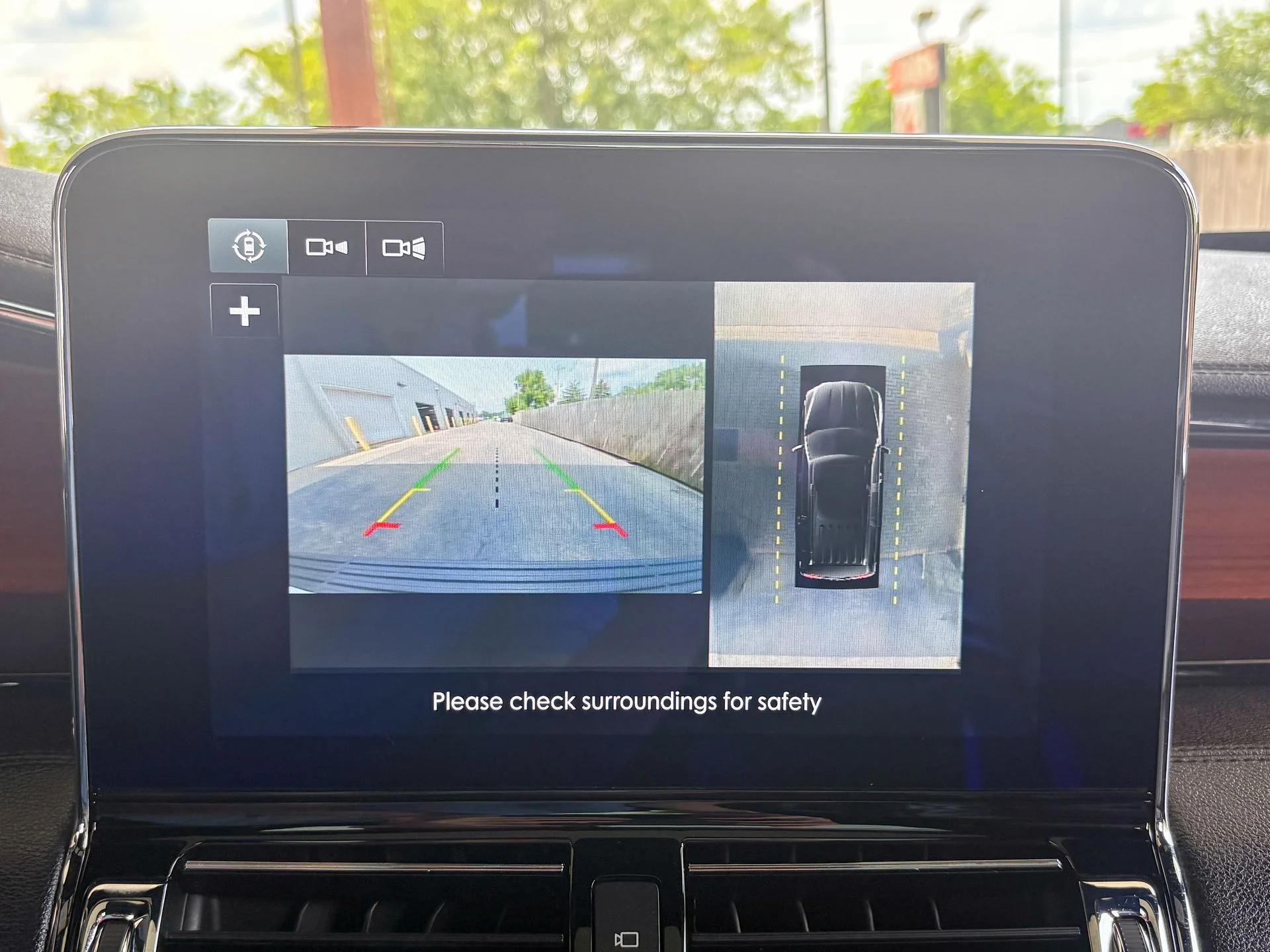 Used 2019 White Lincoln Reserve image 15