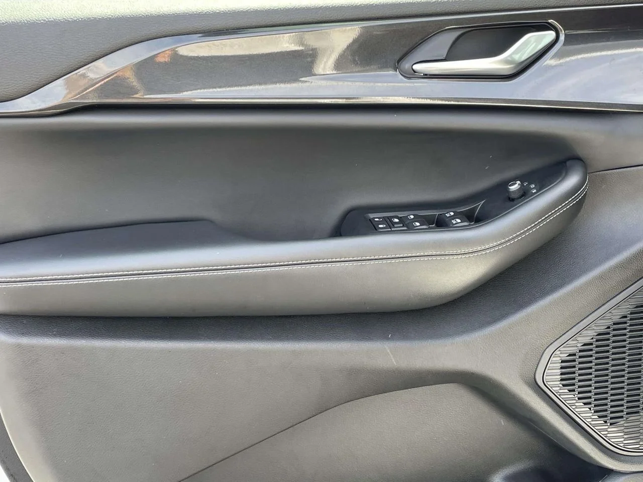 Certified Used 2023 White Jeep Altitude X image 23