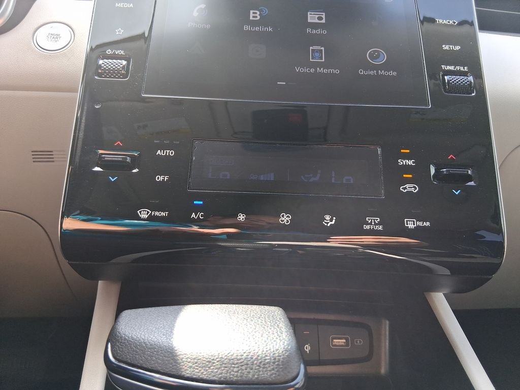 Used 2024 Silver Hyundai SEL image 21