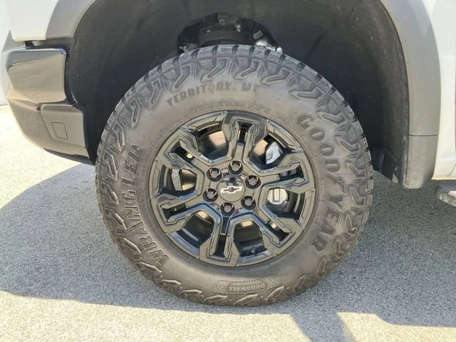 2025 Chevrolet Silverado 1500 ZR2 - Photo 34