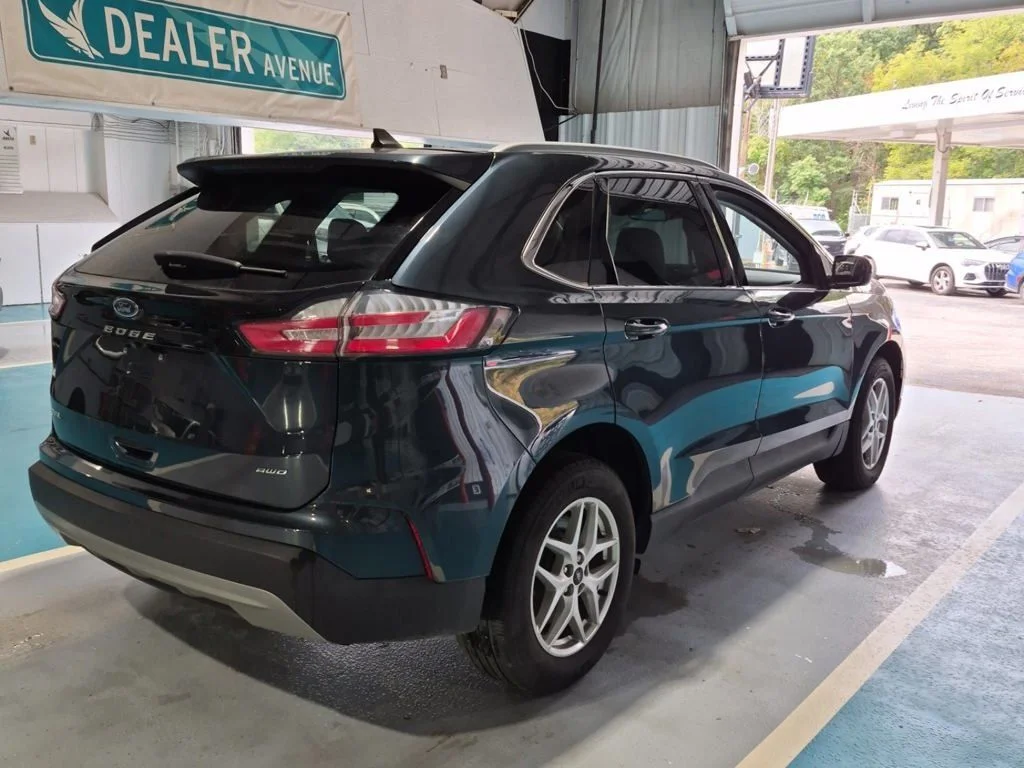 Used 2024 Blue Ford SEL image 10
