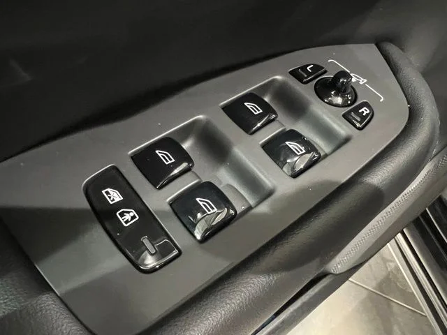 Used 2024 Black Volvo B6 Plus Bright Theme image 11