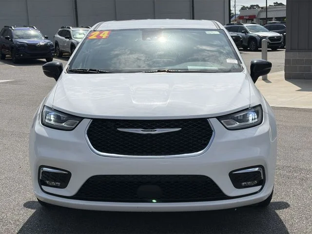 Used 2024 White Chrysler Touring L image 16