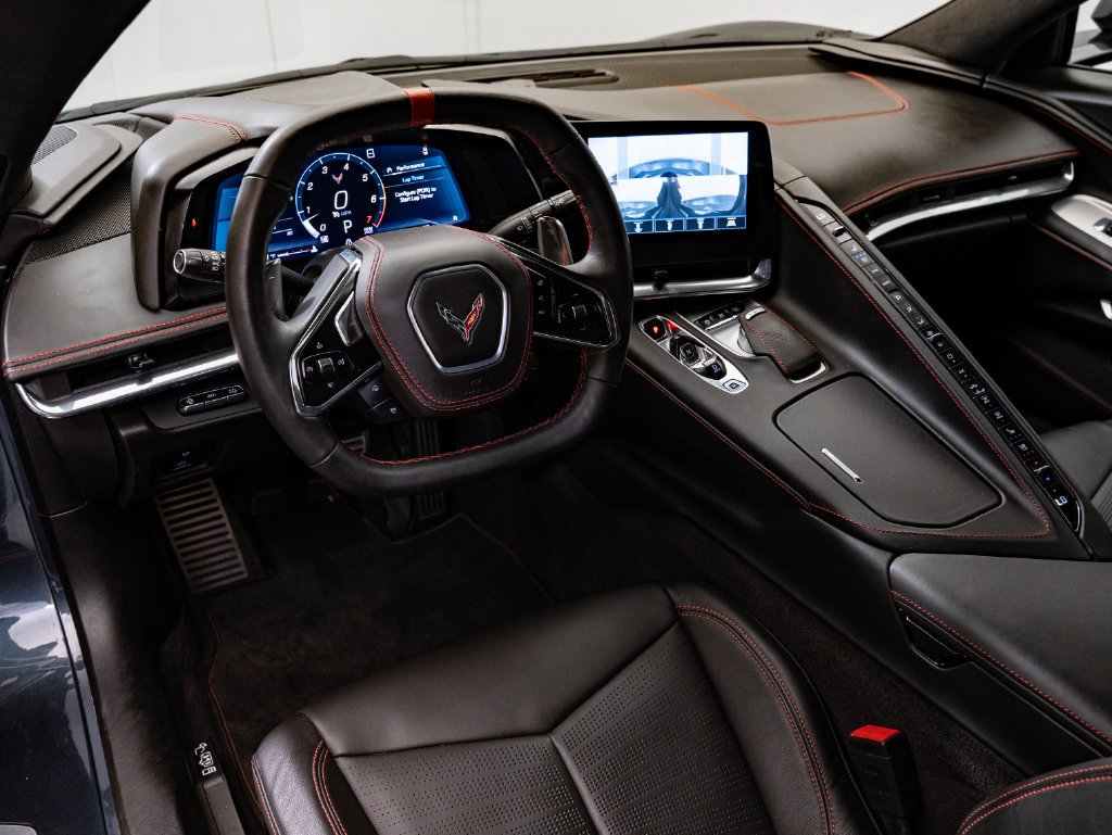 Used 2020 Shadow Gray Metallic Chevrolet Stingray image 4