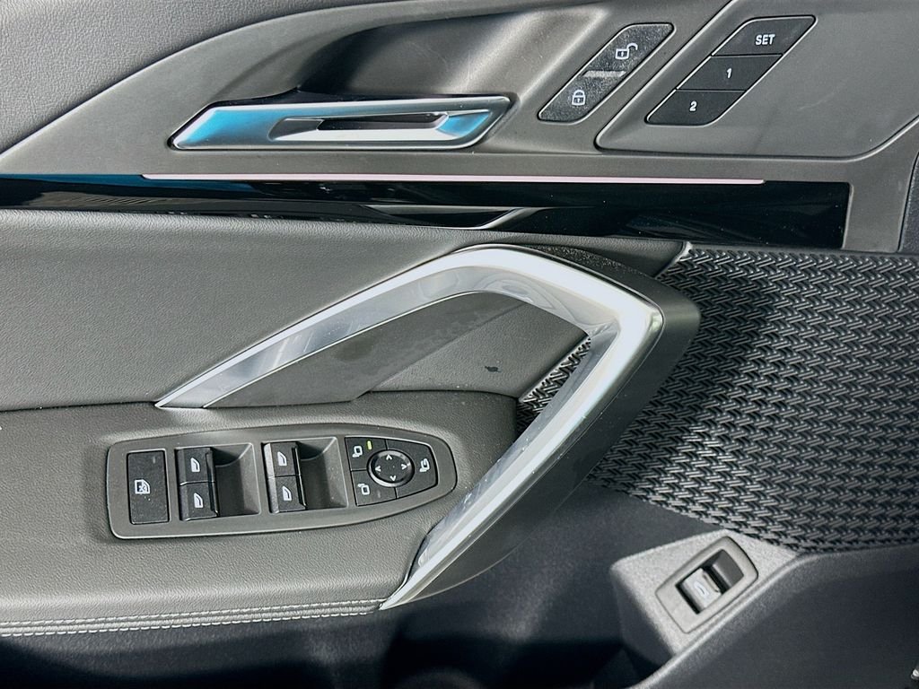 New 2026 Jet Black BMW xDrive28i image 20