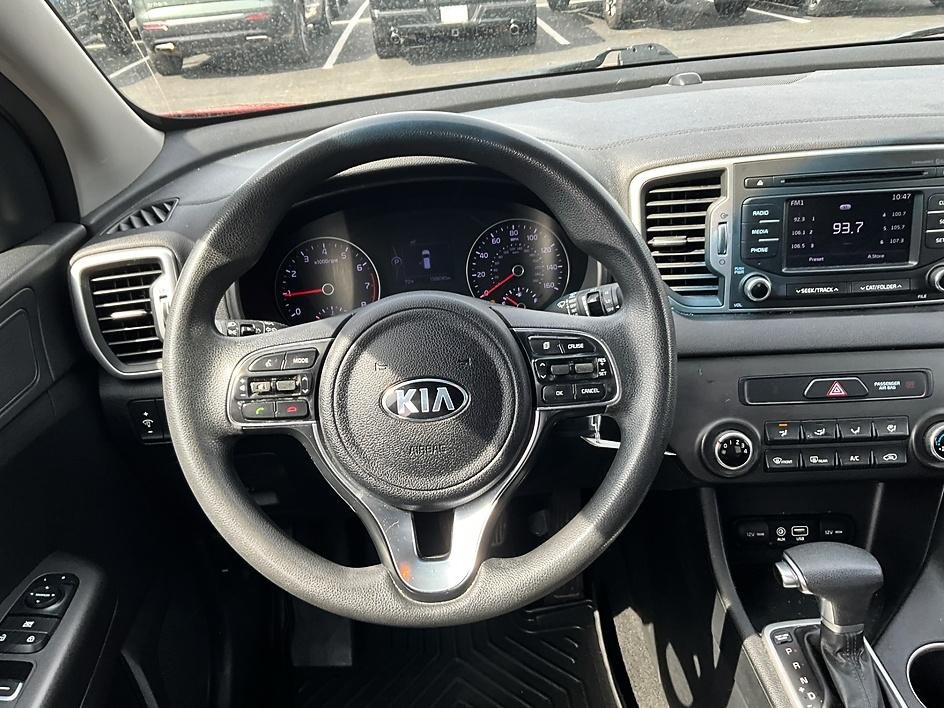 Used 2018 Red Kia LX image 29