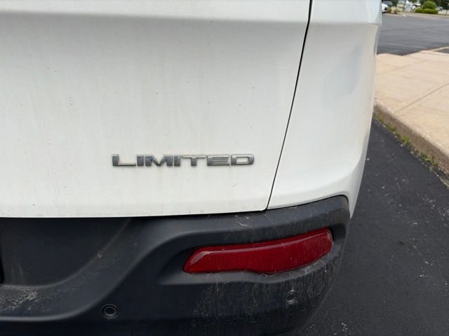 Used 2017 Bright White Clearcoat Jeep Limited image 8
