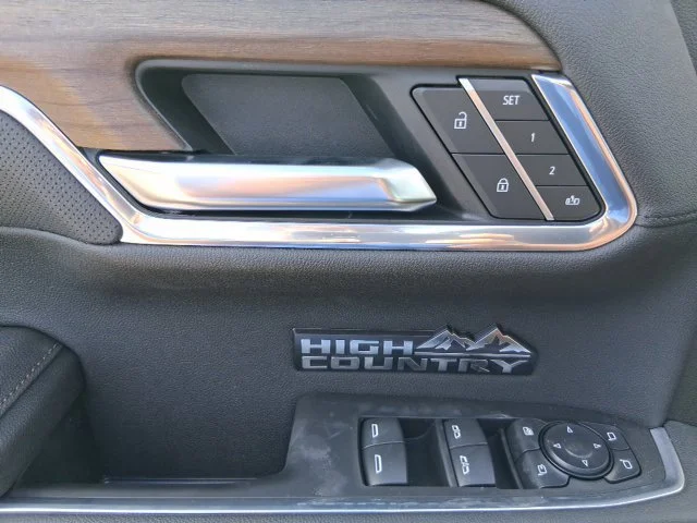 New 2026 Polar White Tricoat Chevrolet High Country image 20