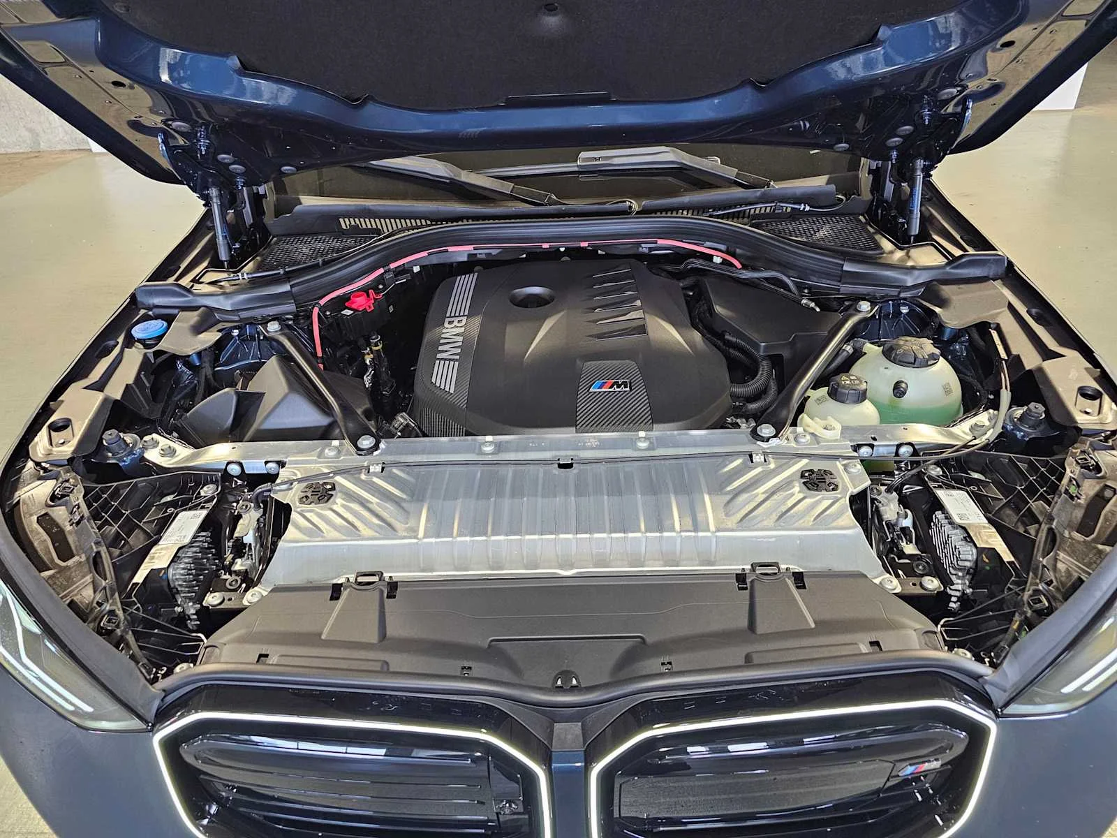 New 2026 Arctic Race Blue metallic BMW M50 xDrive image 11