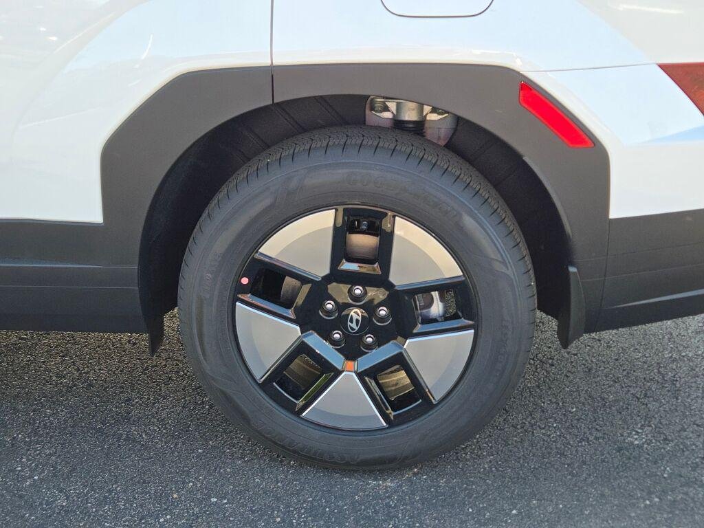 New 2026 White Hyundai SEL image 16