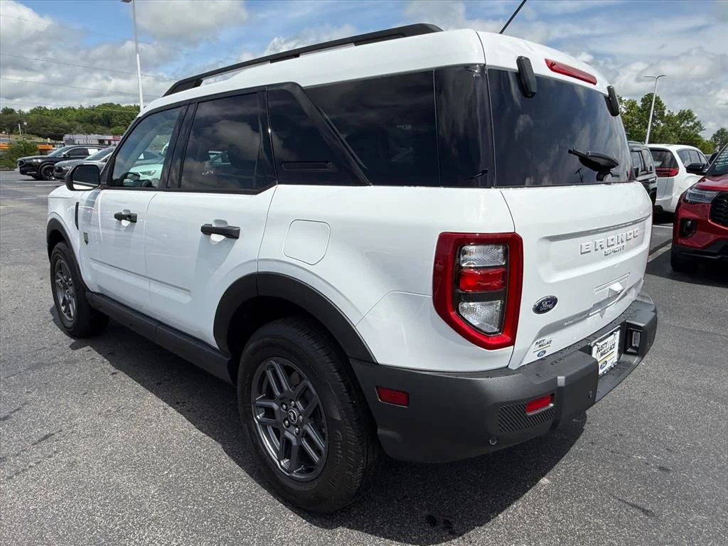 Used 2025 White Ford Big Bend image 5