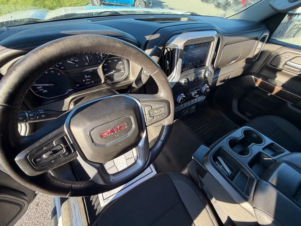 Used 2021 SUMMIT WHITE GMC Elevation image 13