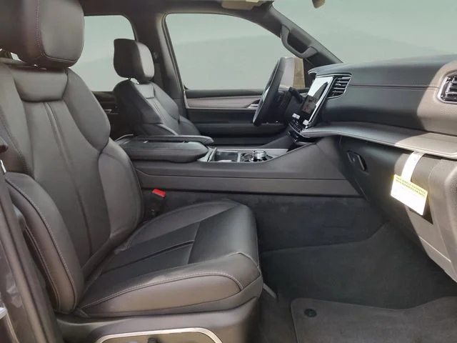 2025 Jeep Wagoneer Series I - Photo 30
