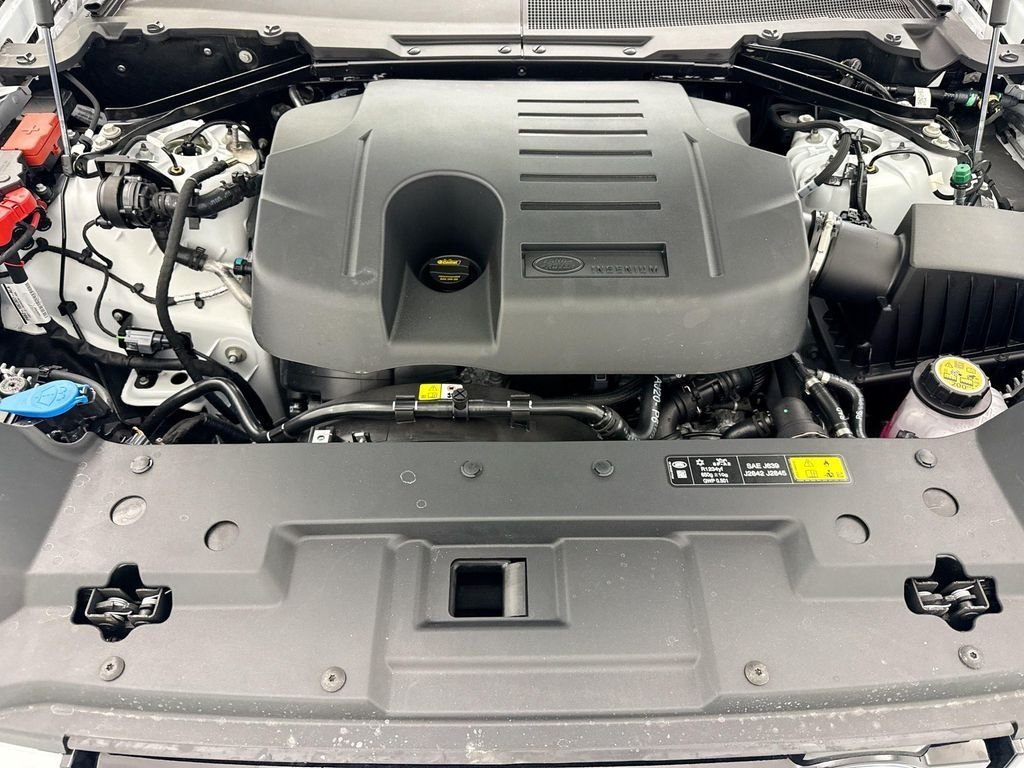 New 2026 Fuji White LAND ROVER X-Dynamic SE image 28