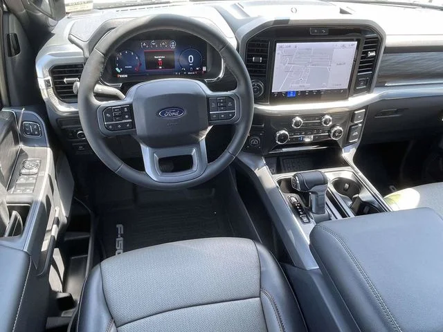 New 2026 Oxford White Ford Lariat image 3